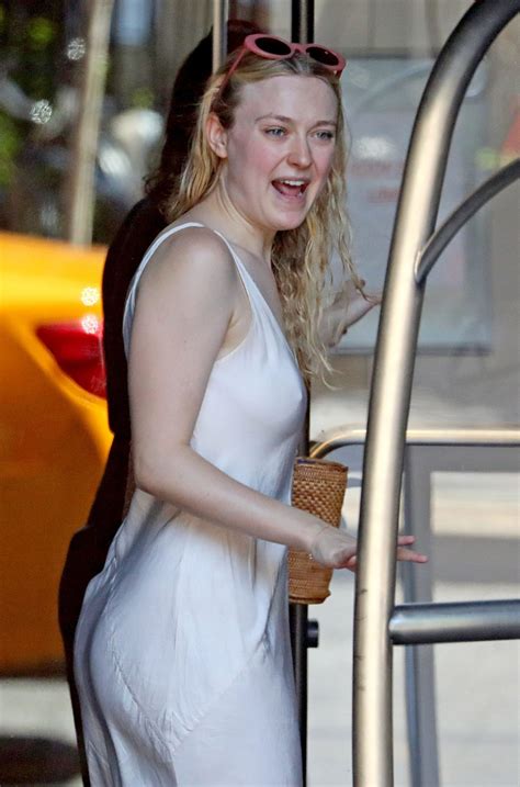 dakota fanning aznude